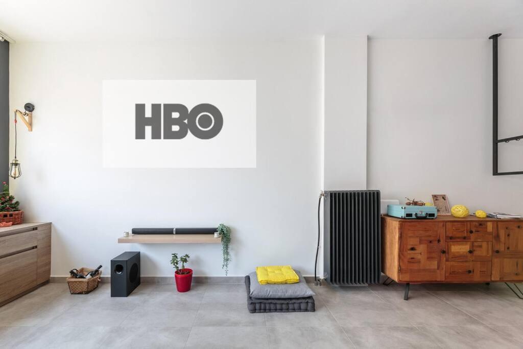 Apartment Cinema At The Center Of Thessaloniki